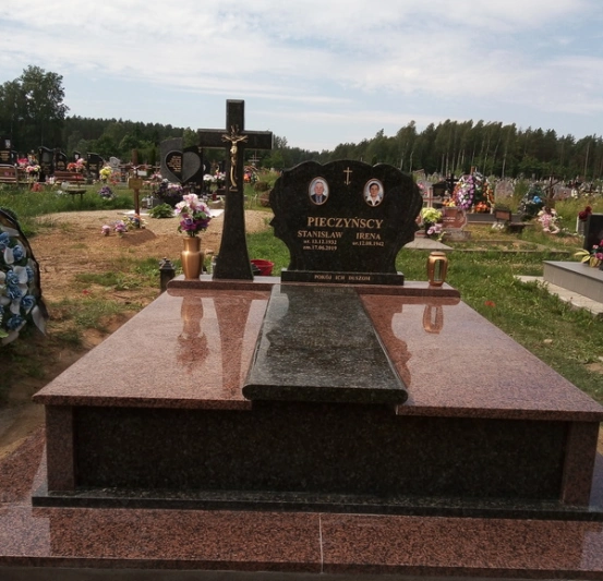 Памятник двойной 156